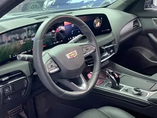Cadillac CT5 2024 купить из Китая, цена 4 052 000 ₽ — Suifenhe Auto
