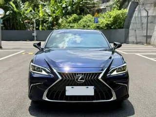 Lexus ES 2024 купить из Китая, цена 4 325 000 ₽ — Suifenhe Auto
