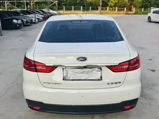 Ford Escort 2021 купить из Китая, цена 1 261 000 ₽ — Suifenhe Auto