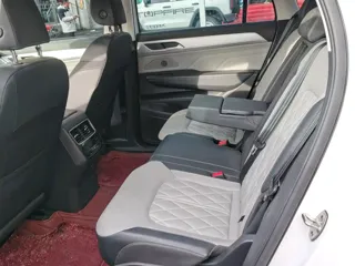 Volkswagen Tavendor 2024 купить из Китая, цена 4 548 000 ₽ — Suifenhe Auto