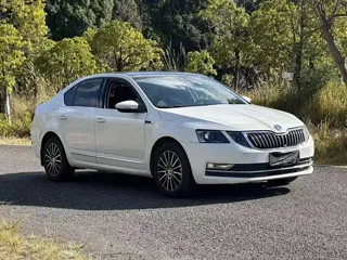 Skoda Octavia 2018 купить из Китая, цена 1 082 000 ₽ — Suifenhe Auto