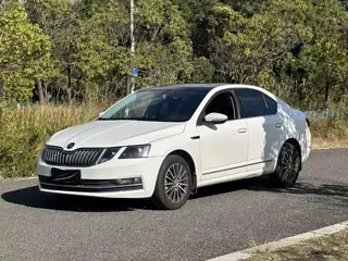 Skoda Octavia 2018 купить из Китая, цена 1 082 000 ₽ — Suifenhe Auto
