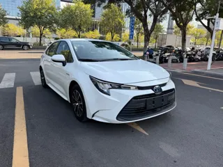 Toyota Levin 2024 купить из Китая, цена 1 699 000 ₽ — Suifenhe Auto