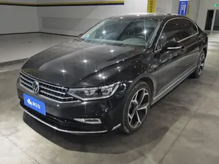 Volkswagen Magotan 2025 купить из Китая, цена 2 402 000 ₽ — Suifenhe Auto