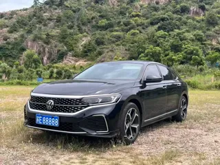 Volkswagen Passat 2024 купить из Китая, цена 3 482 000 ₽ — Suifenhe Auto