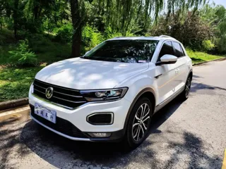 Volkswagen T-Roc 2019 купить из Китая, цена 1 437 000 ₽ — Suifenhe Auto