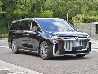 Voyah Dreamer 2024 купить из Китая, цена 6 251 000 ₽ — Suifenhe Auto