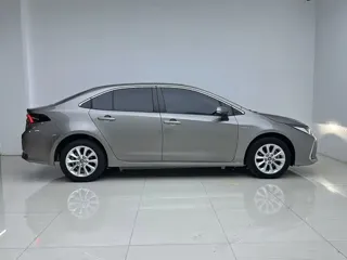 Toyota Corolla 2023 купить из Китая, цена 1 681 000 ₽ — Suifenhe Auto