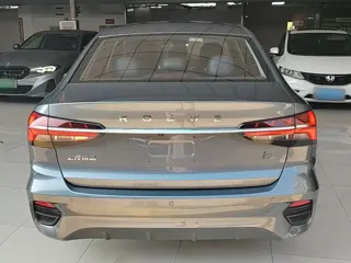 Roewe i5 2021 купить из Китая, цена 1 202 000 ₽ — Suifenhe Auto