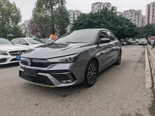 Roewe i5 2022 купить из Китая, цена 879 000 ₽ — Suifenhe Auto