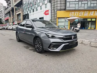 Roewe i5 2022 купить из Китая, цена 879 000 ₽ — Suifenhe Auto