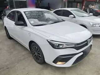 Roewe i5 2021 купить из Китая, цена 1 115 000 ₽ — Suifenhe Auto