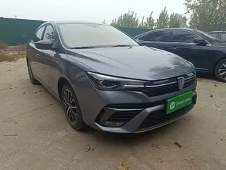 Roewe i5 2021 купить из Китая, цена 1 085 000 ₽ — Suifenhe Auto