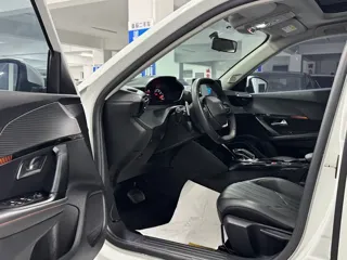 Peugeot 2008 2022 купить из Китая, цена 1 505 000 ₽ — Suifenhe Auto