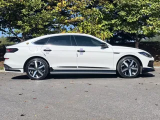 Volkswagen Lamando 2023 купить из Китая, цена 2 375 000 ₽ — Suifenhe Auto