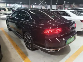 Volkswagen Magotan 2024 купить из Китая, цена 4 116 000 ₽ — Suifenhe Auto
