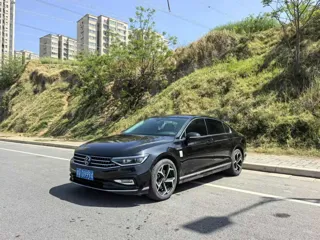 Volkswagen Magotan 2023 купить из Китая, цена 3 781 000 ₽ — Suifenhe Auto