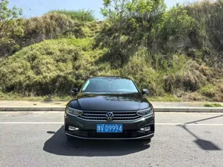Volkswagen Magotan 2023 купить из Китая, цена 3 781 000 ₽ — Suifenhe Auto