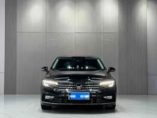 Volkswagen Magotan 2023 купить из Китая, цена 3 678 000 ₽ — Suifenhe Auto
