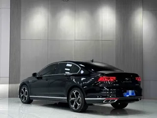 Volkswagen Magotan 2023 купить из Китая, цена 3 678 000 ₽ — Suifenhe Auto