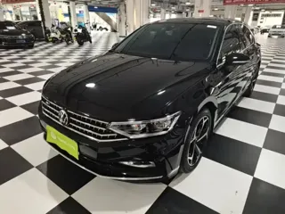 Volkswagen Magotan 2023 купить из Китая, цена 3 765 000 ₽ — Suifenhe Auto