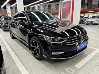Volkswagen Magotan 2023 купить из Китая, цена 3 756 000 ₽ — Suifenhe Auto