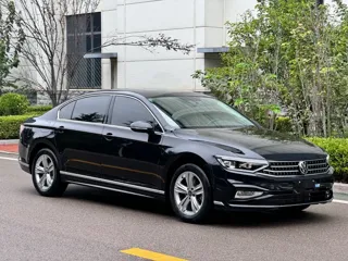 Volkswagen Magotan 2023 купить из Китая, цена 1 921 000 ₽ — Suifenhe Auto