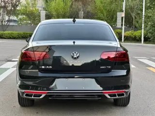 Volkswagen Magotan 2023 купить из Китая, цена 1 921 000 ₽ — Suifenhe Auto