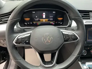 Volkswagen Magotan 2024 купить из Китая, цена 2 463 000 ₽ — Suifenhe Auto