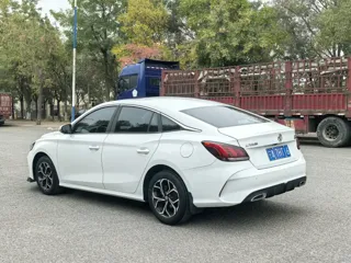 MG MG 5 2023 купить из Китая, цена 991 000 ₽ — Suifenhe Auto