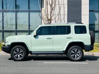 Tank 300 2023 купить из Китая, цена 4 050 000 ₽ — Suifenhe Auto