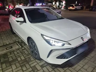 Roewe i5 2024 купить из Китая, цена 1 273 000 ₽ — Suifenhe Auto