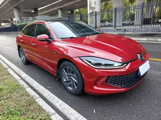 Volkswagen Lamando 2023 купить из Китая, цена 1 658 000 ₽ — Suifenhe Auto