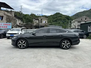 Volkswagen Lamando 2024 купить из Китая, цена 1 839 000 ₽ — Suifenhe Auto