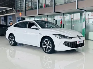 Volkswagen Lamando 2023 купить из Китая, цена 1 983 000 ₽ — Suifenhe Auto
