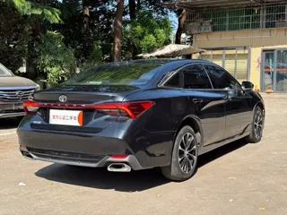 Toyota Avalon 2023 купить из Китая, цена 3 451 000 ₽ — Suifenhe Auto