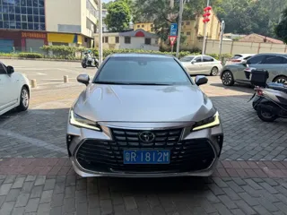 Toyota Avalon 2023 купить из Китая, цена 3 401 000 ₽ — Suifenhe Auto