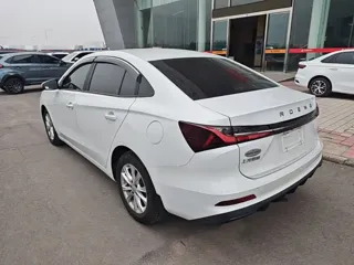Roewe i5 2025 купить из Китая, цена 1 411 000 ₽ — Suifenhe Auto