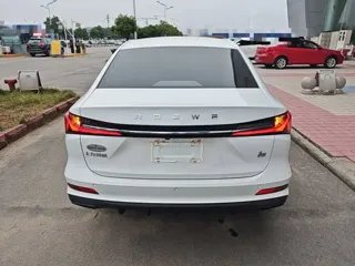 Roewe i5 2025 купить из Китая, цена 1 411 000 ₽ — Suifenhe Auto