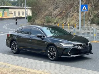 Toyota Avalon 2024 купить из Китая, цена 3 621 000 ₽ — Suifenhe Auto