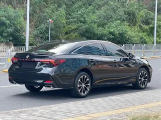 Toyota Avalon 2024 купить из Китая, цена 3 621 000 ₽ — Suifenhe Auto