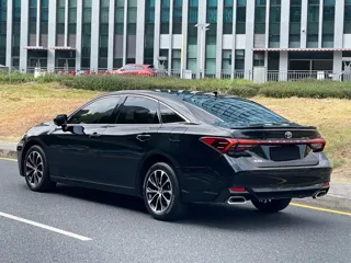 Toyota Avalon 2024 купить из Китая, цена 3 621 000 ₽ — Suifenhe Auto