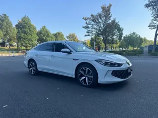 Volkswagen Lamando 2024 купить из Китая, цена 2 086 000 ₽ — Suifenhe Auto