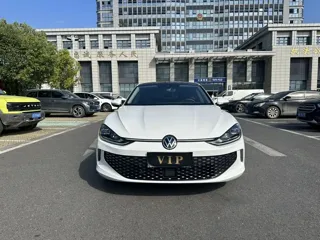 Volkswagen Lamando 2024 купить из Китая, цена 2 104 000 ₽ — Suifenhe Auto