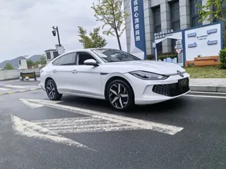 Volkswagen Lamando 2024 купить из Китая, цена 2 163 000 ₽ — Suifenhe Auto