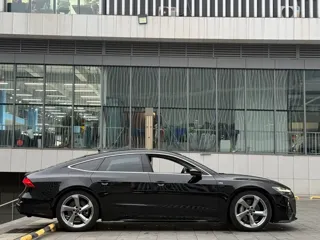 Audi A7 2023 купить из Китая, цена 6 801 000 ₽ — Suifenhe Auto
