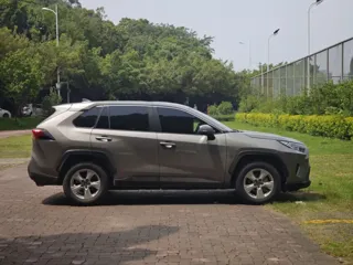 Toyota RAV4 2024 купить из Китая, цена 3 200 000 ₽ — Suifenhe Auto