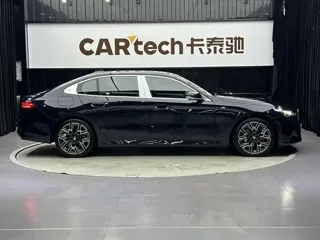 BMW 5-Series 2025 купить из Китая, цена 7 615 000 ₽ — Suifenhe Auto