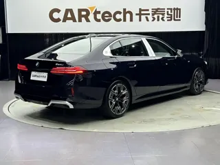 BMW 5-Series 2025 купить из Китая, цена 7 615 000 ₽ — Suifenhe Auto