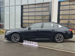 BMW 5-Series 2025 купить из Китая, цена 7 405 000 ₽ — Suifenhe Auto